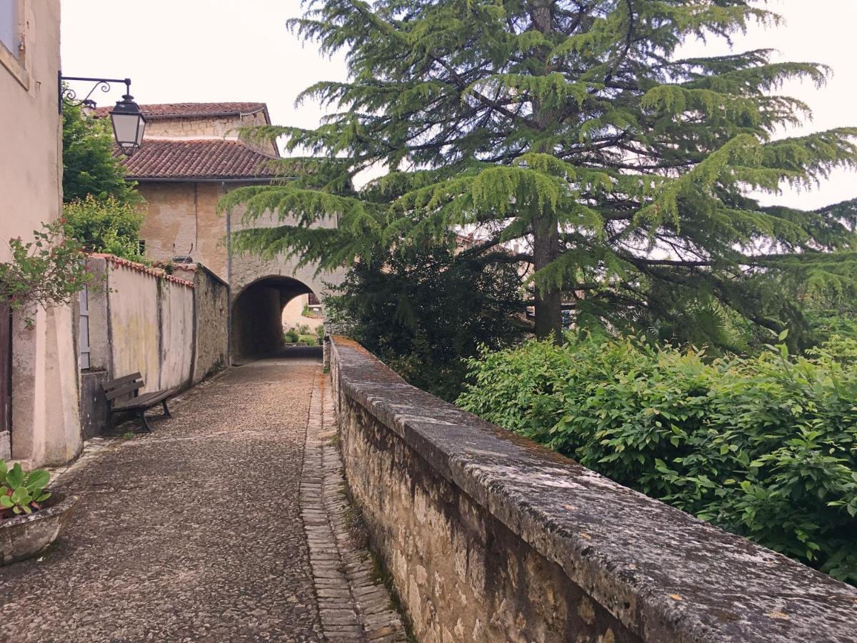 Grange Bleuet Bed & Breakfast Aubeterre-sur-Dronne Eksteriør bilde